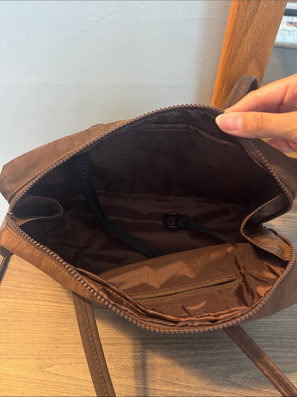 BAGGU Brown Shoulder Bag with Long Straps - Picture 6 of 7